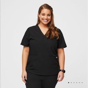 Figs Casma three pocket scrub top NWT